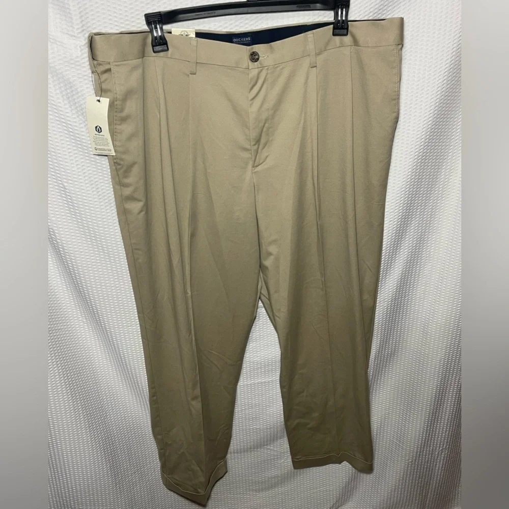 Dockers Men’s 42X32 Khaki Pants - Picture 1 of 5